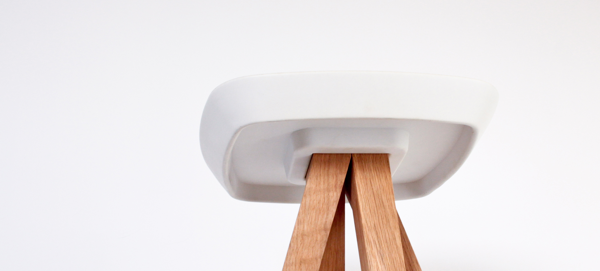 2 TABOURET BOIS BÉTON / YDIN